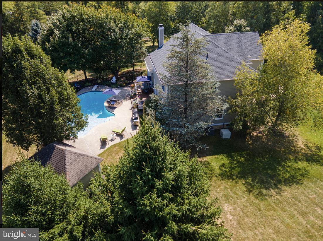 1715 HOLICONG ROAD