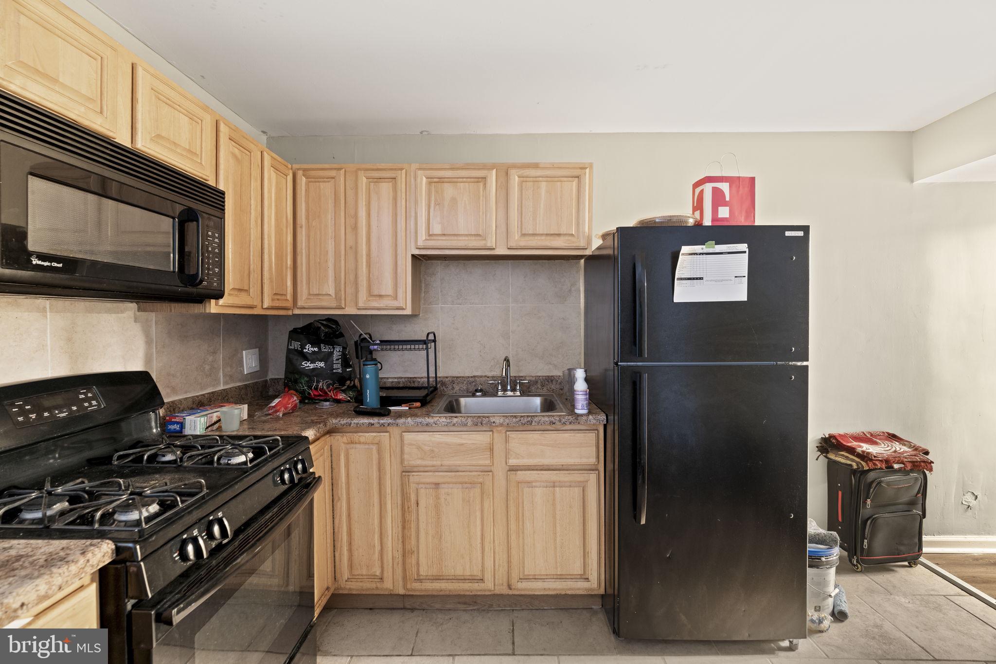 ELMWOOD PARK - Residential Income