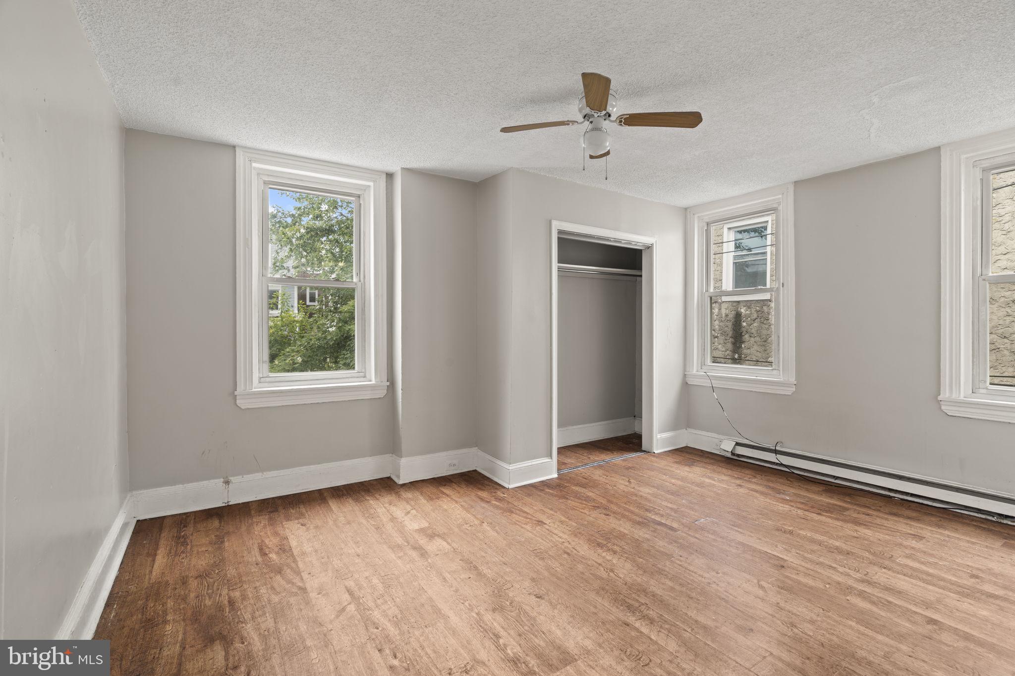 ELMWOOD PARK - Residential Income