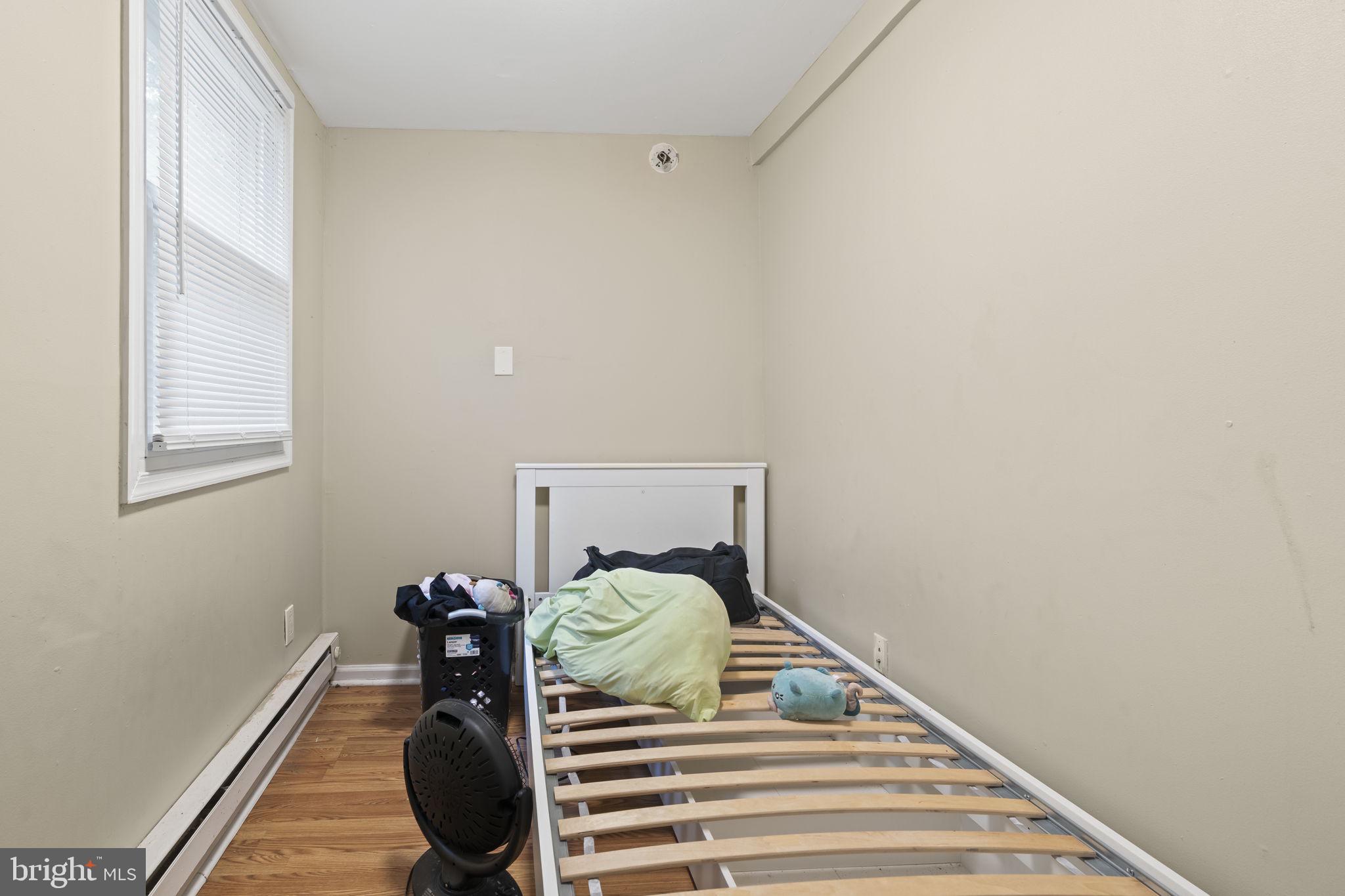 ELMWOOD PARK - Residential Income