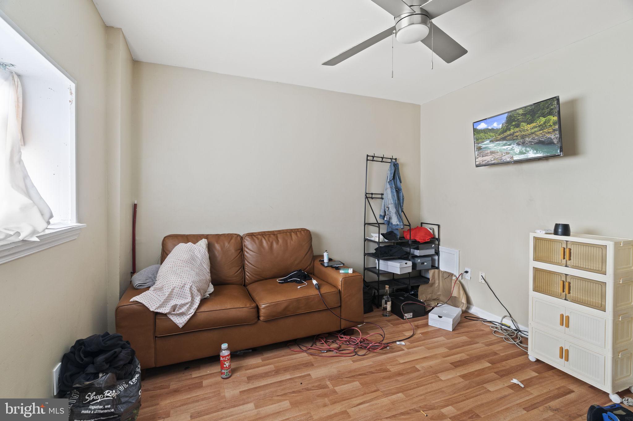 ELMWOOD PARK - Residential Income