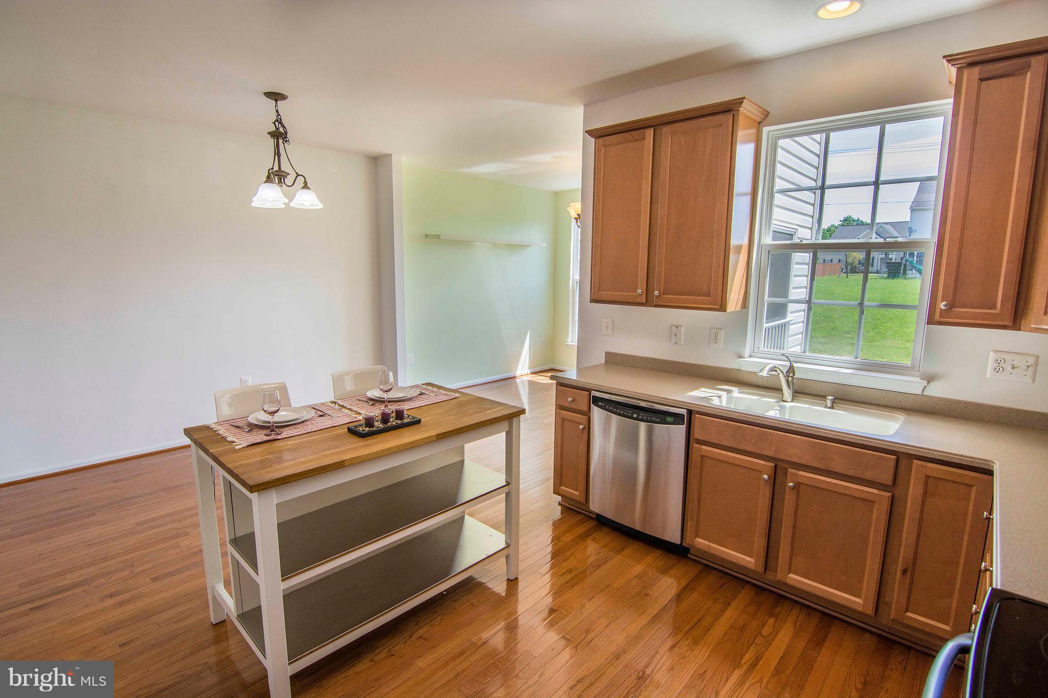 COLONIAL HILLS - Residential