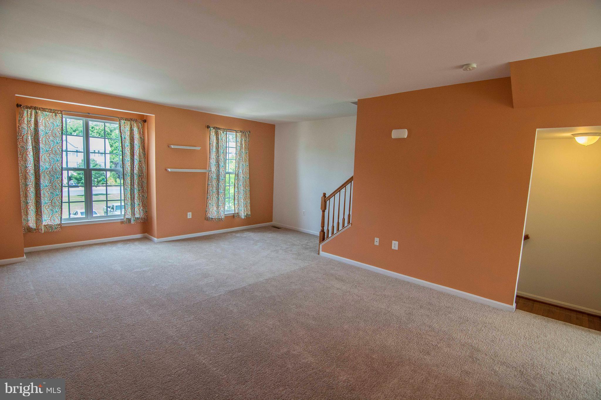 COLONIAL HILLS - Residential