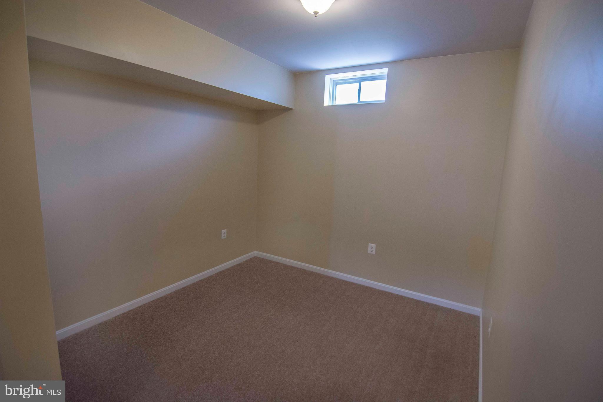 COLONIAL HILLS - Residential