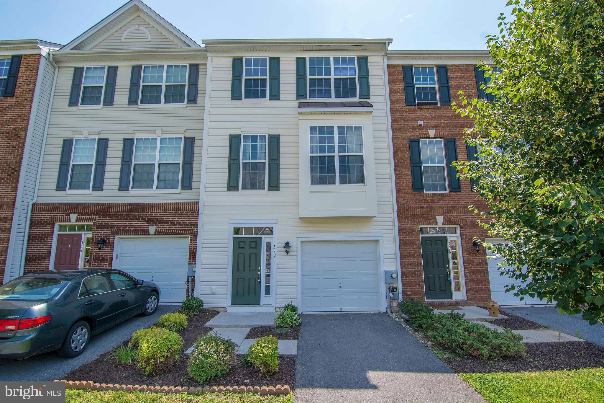 COLONIAL HILLS - Residential