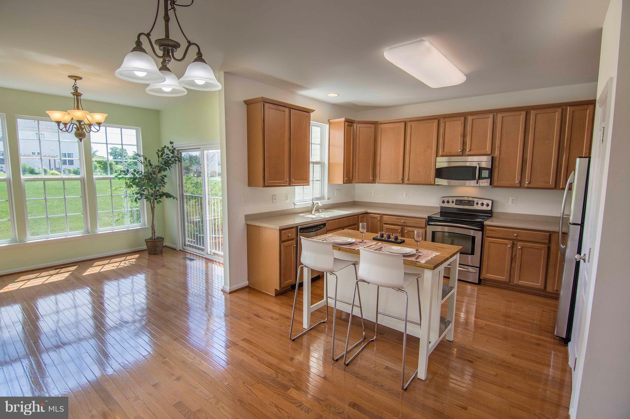 COLONIAL HILLS - Residential