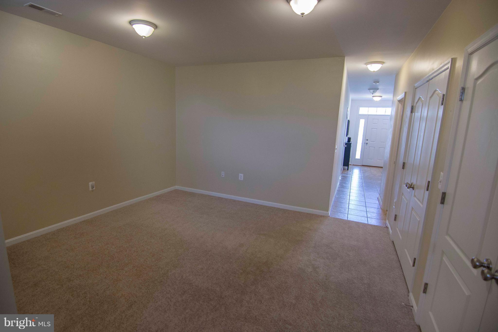 COLONIAL HILLS - Residential