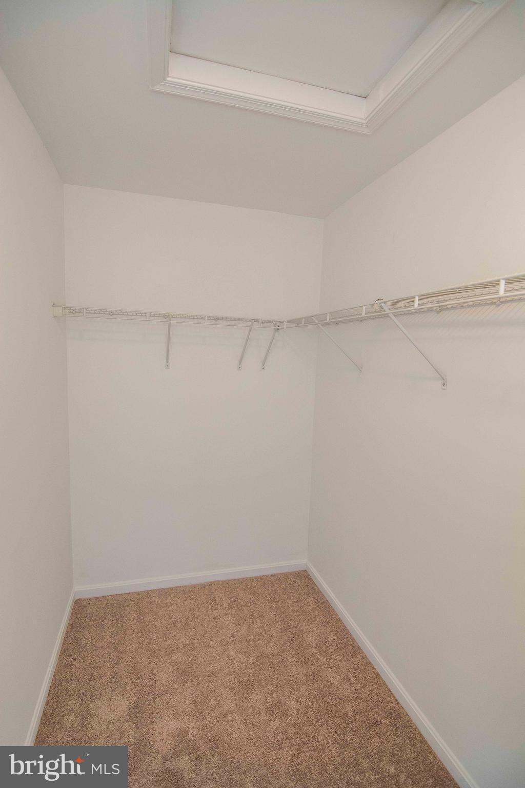 COLONIAL HILLS - Residential