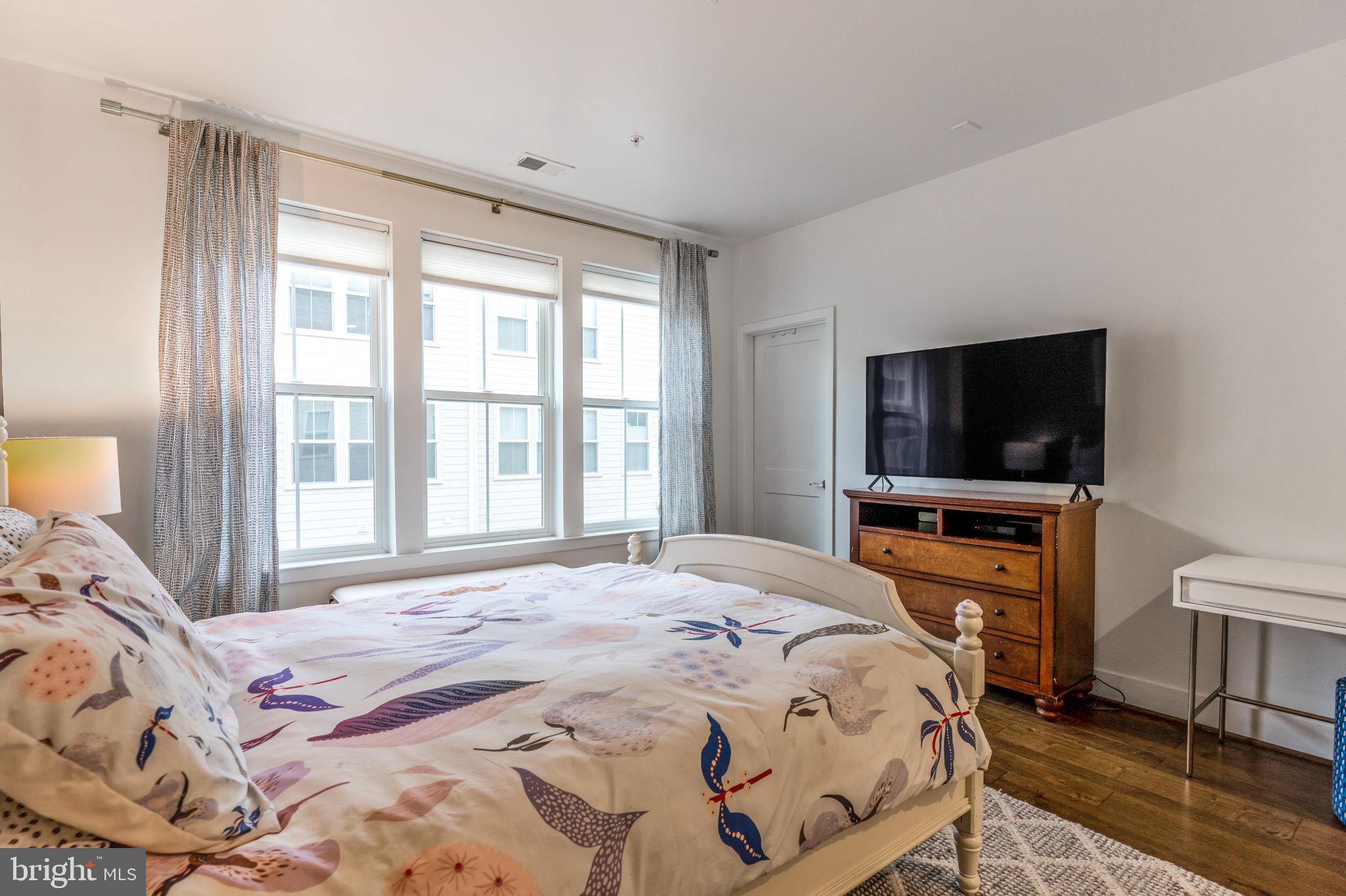 FOUR SEASONS - Residential Lease