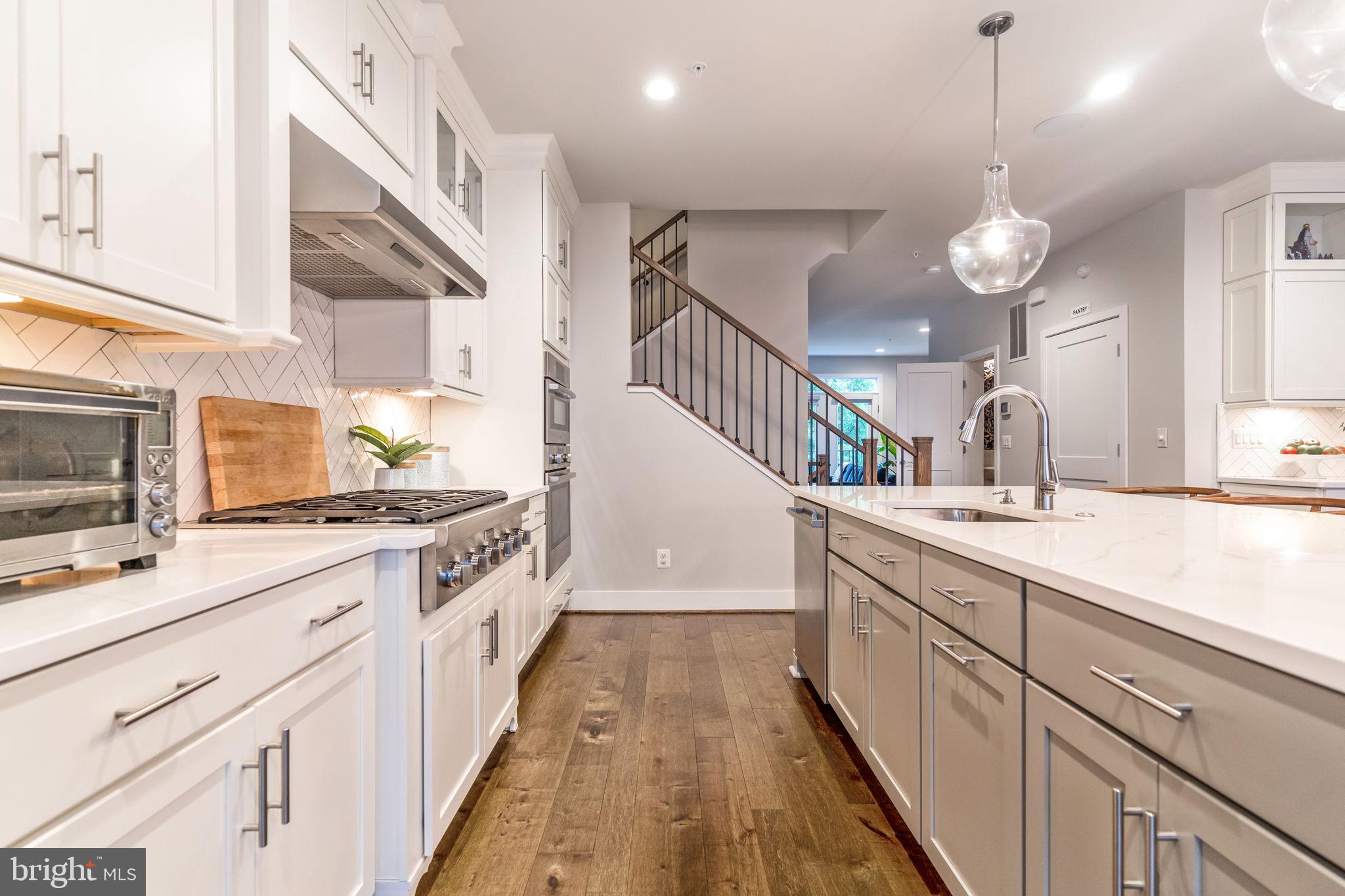 FOUR SEASONS - Residential Lease