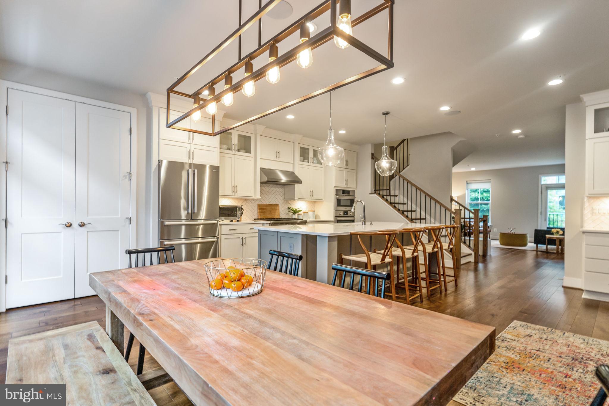 FOUR SEASONS - Residential Lease