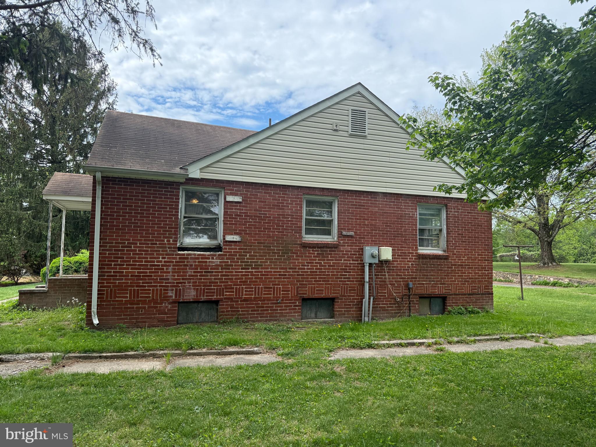 DAMASCUS OUTSIDE - Residential