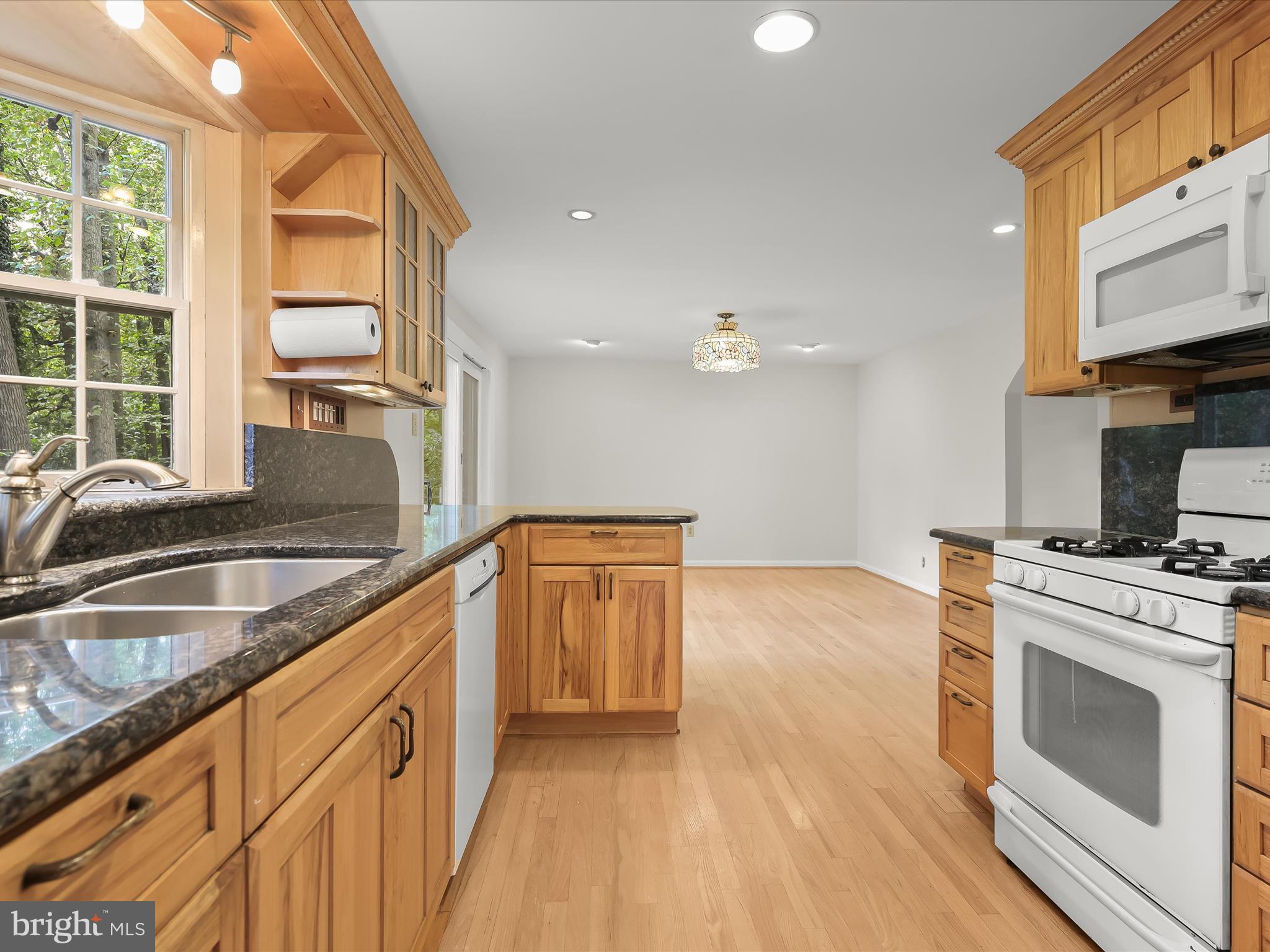 VILLAGE OF LONG REACH - Residential