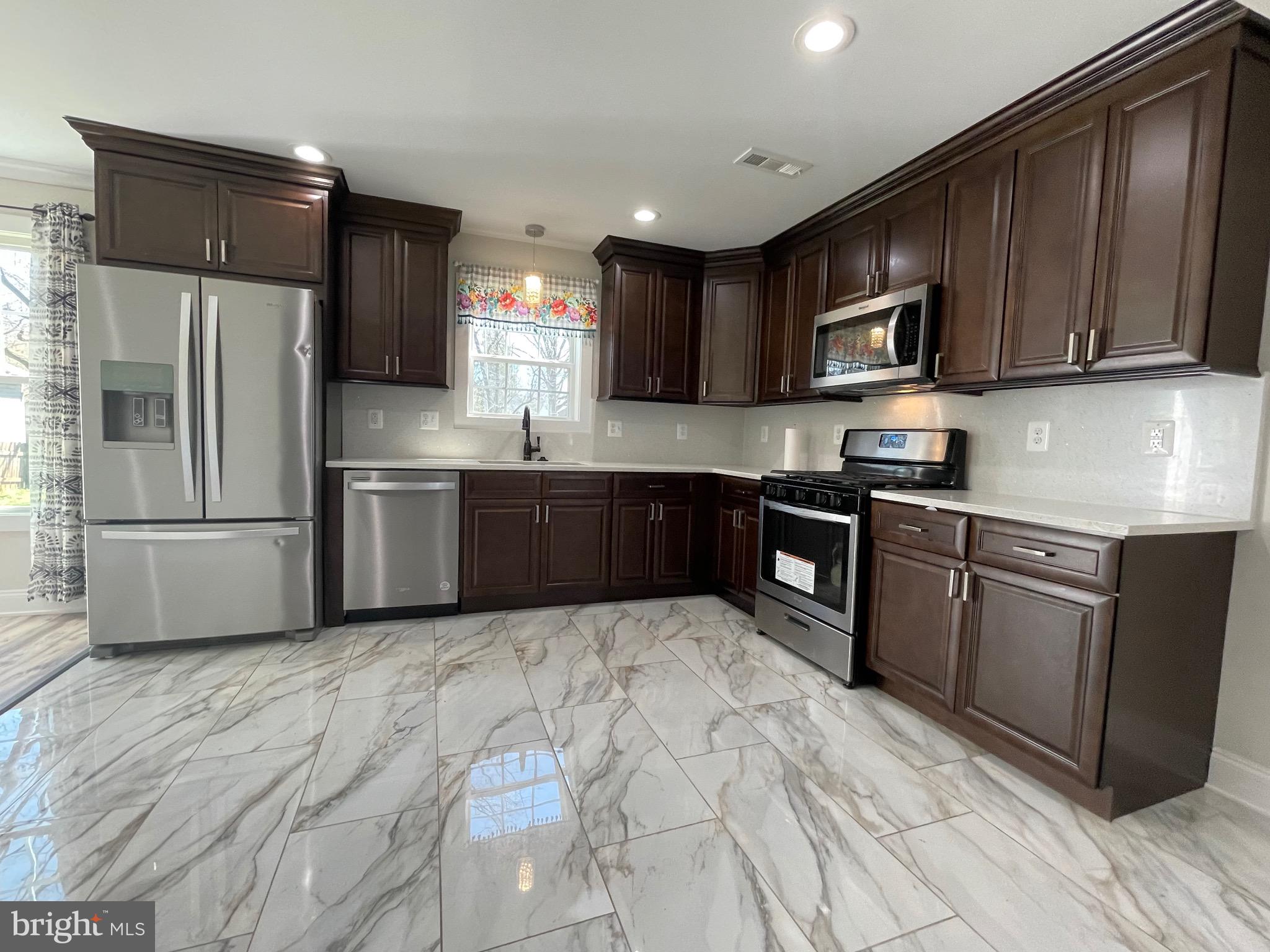 MANASSAS PARK - Residential