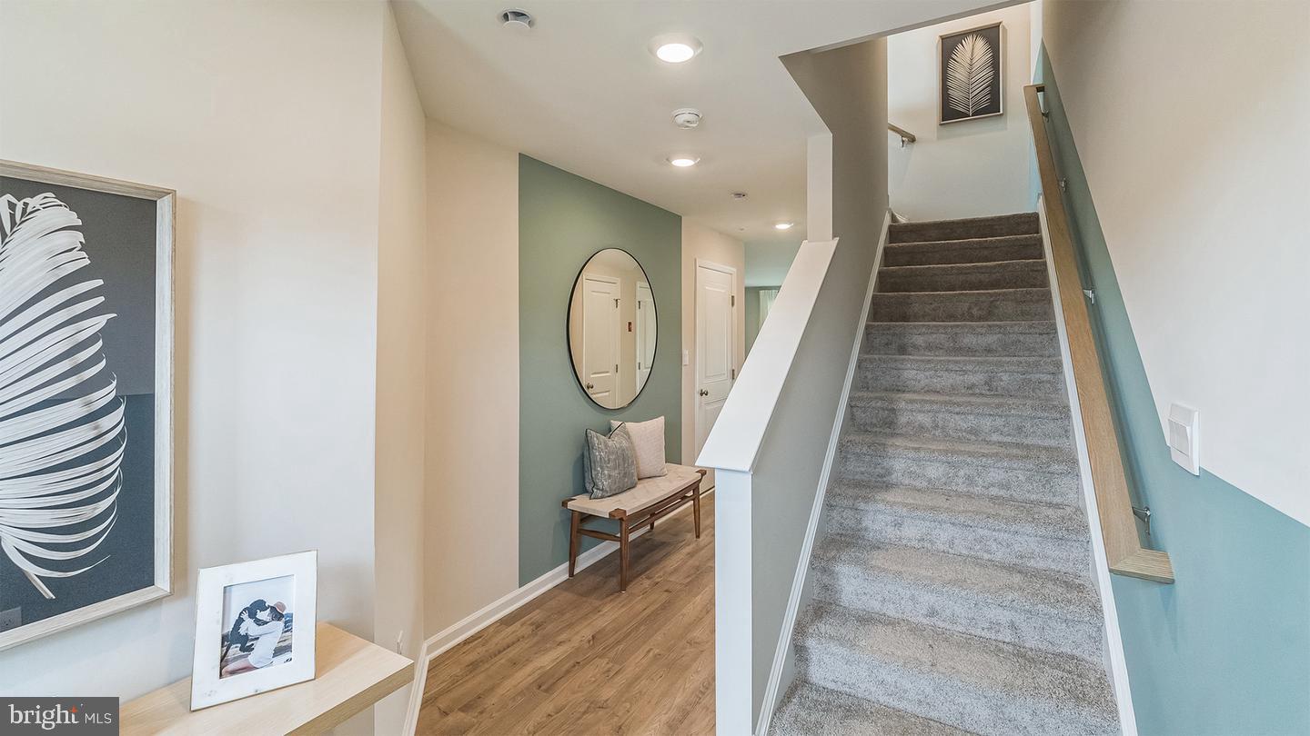 318 LANTERN COURT