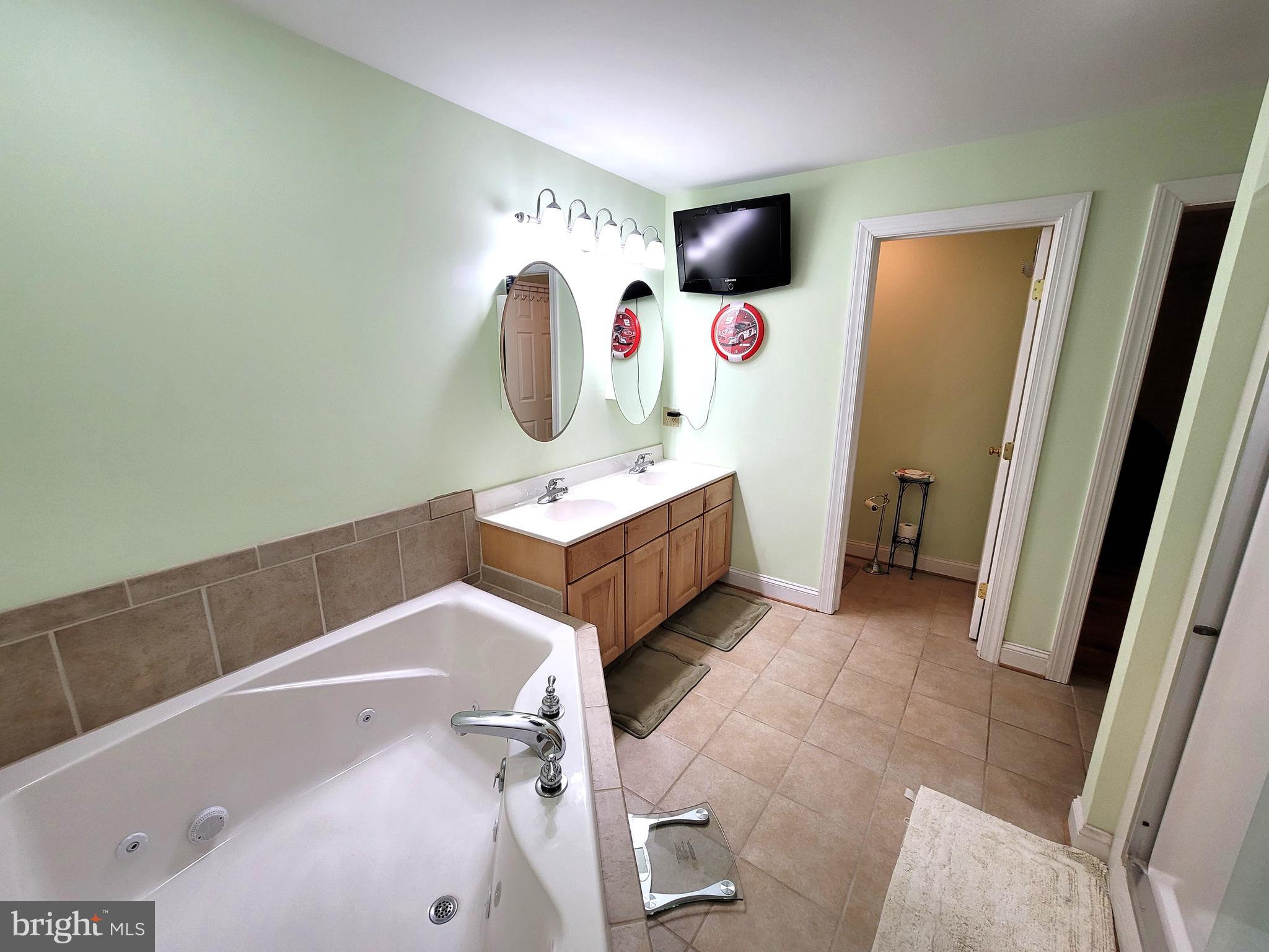 CENTREVILLE - Residential