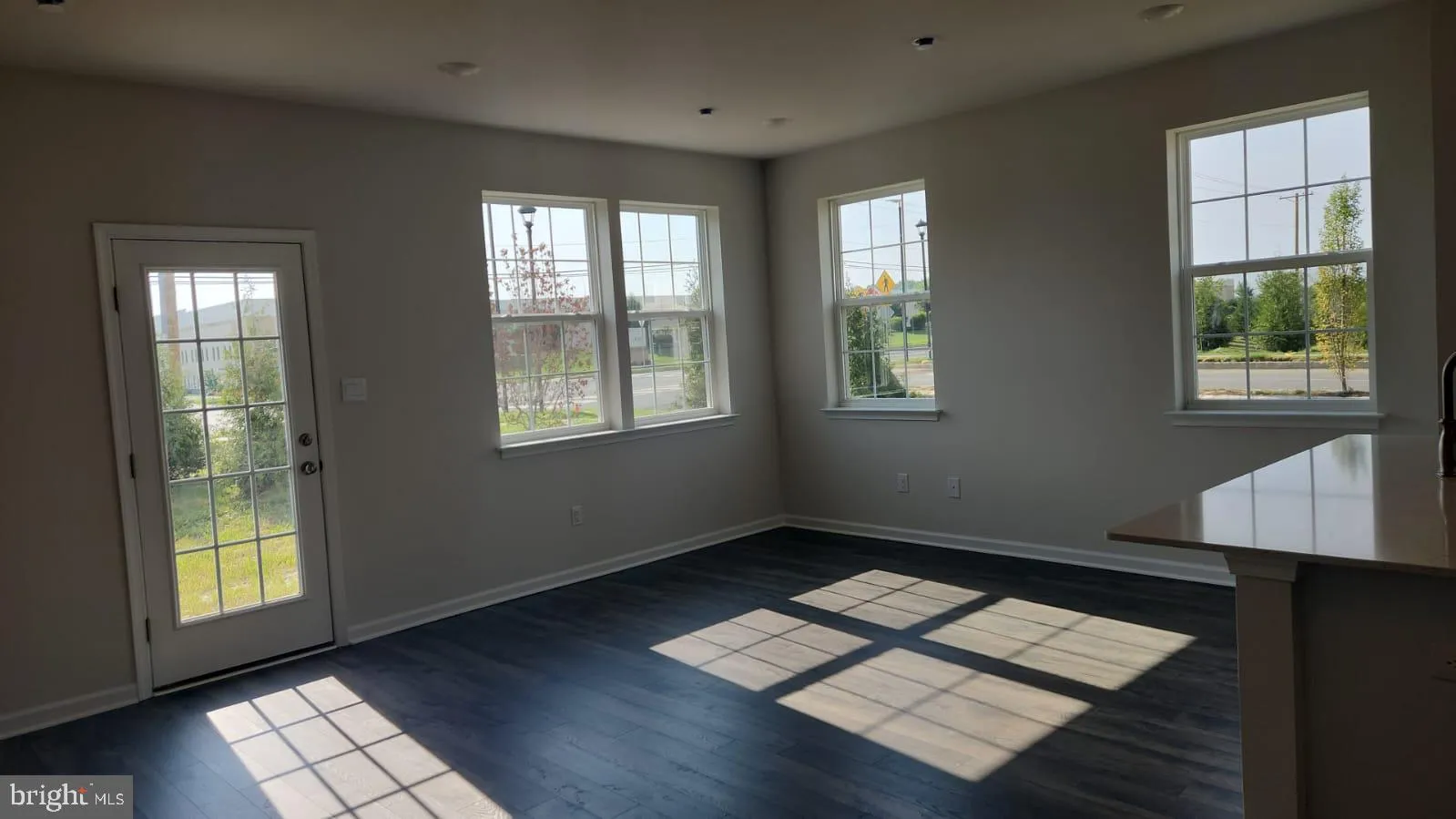 Westampton, New Jersey 08060, United States, 3 Bedrooms Bedrooms, ,3 BathroomsBathrooms,Residential,Pending,47025