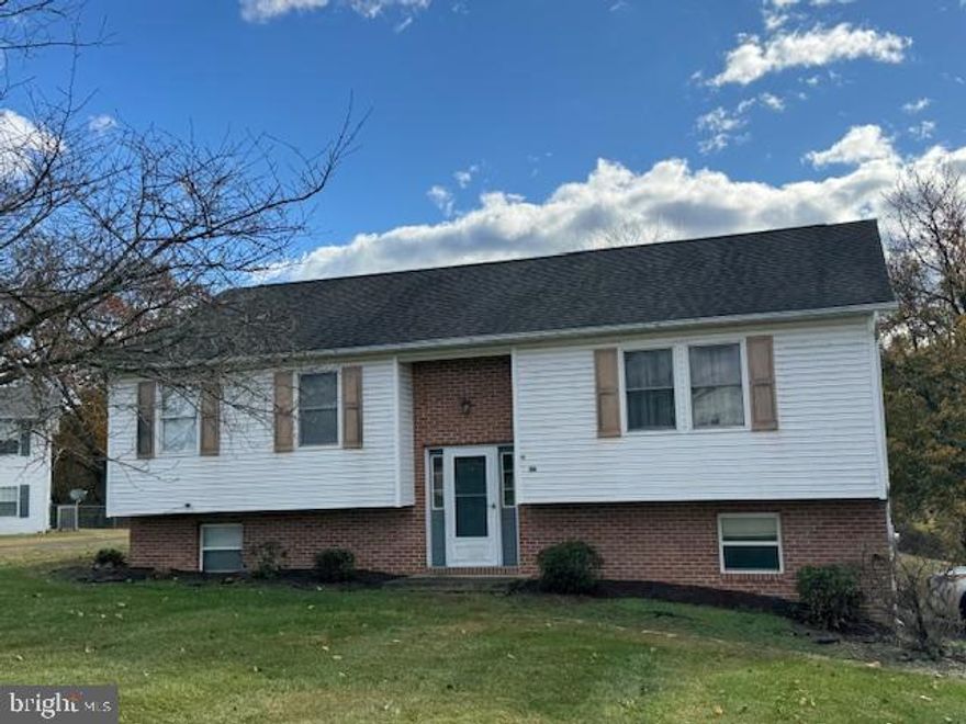 Great house with loads of potential.  Vaulted living room ceiling with tons of natural light to an open concept kitchen with eat in dining.  Three bedrooms and two full baths.  Finished recreation room in the lower level with intergraded side load 1 car garage.