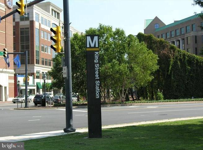CHATHAM SQUARE - Residential