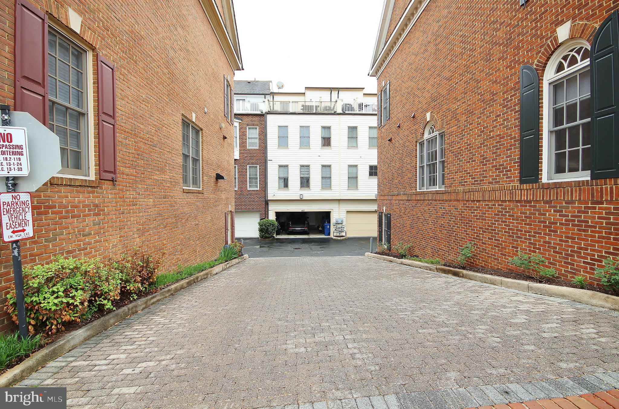 CHATHAM SQUARE - Residential
