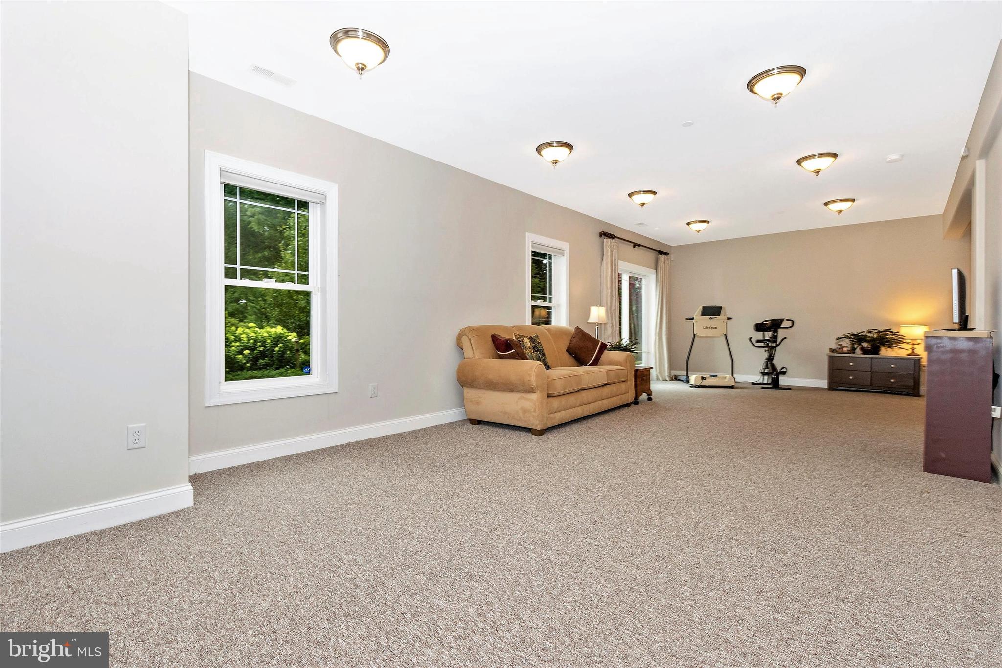 OVERLOOK AT KINGS PARK - Residential