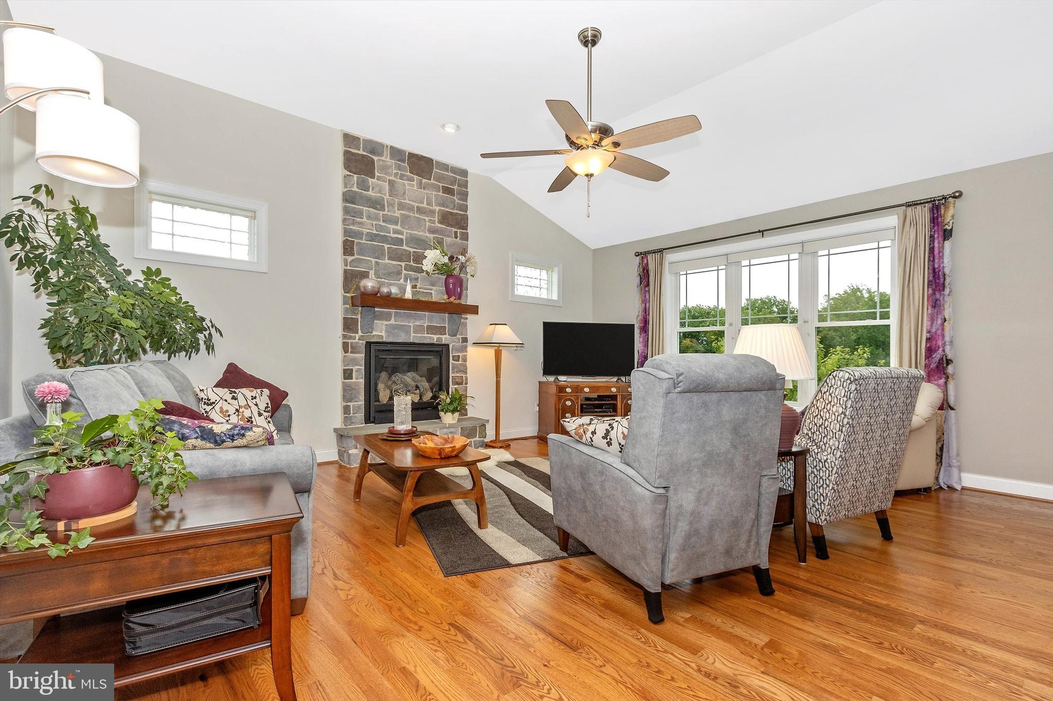 OVERLOOK AT KINGS PARK - Residential