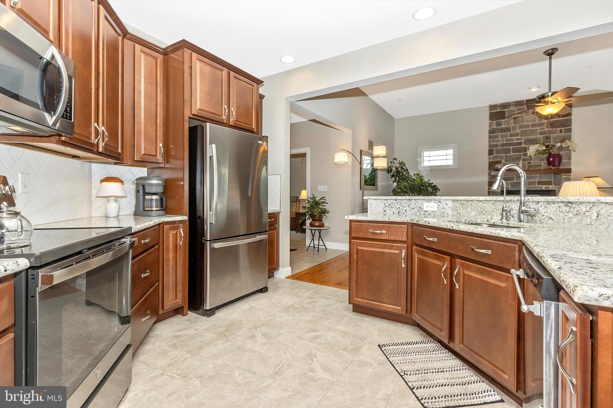 OVERLOOK AT KINGS PARK - Residential