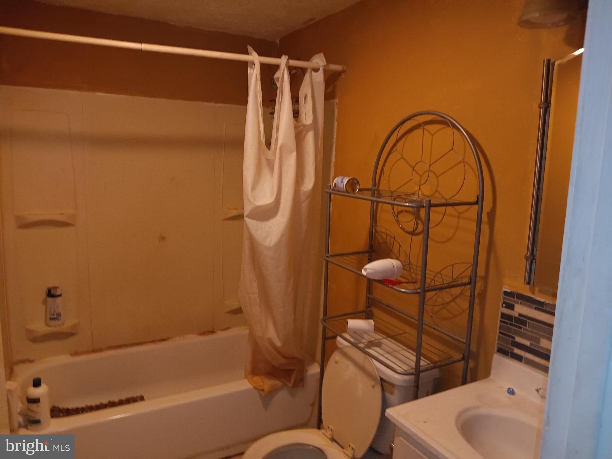 BALTIMORE HIGHLANDS - Residential