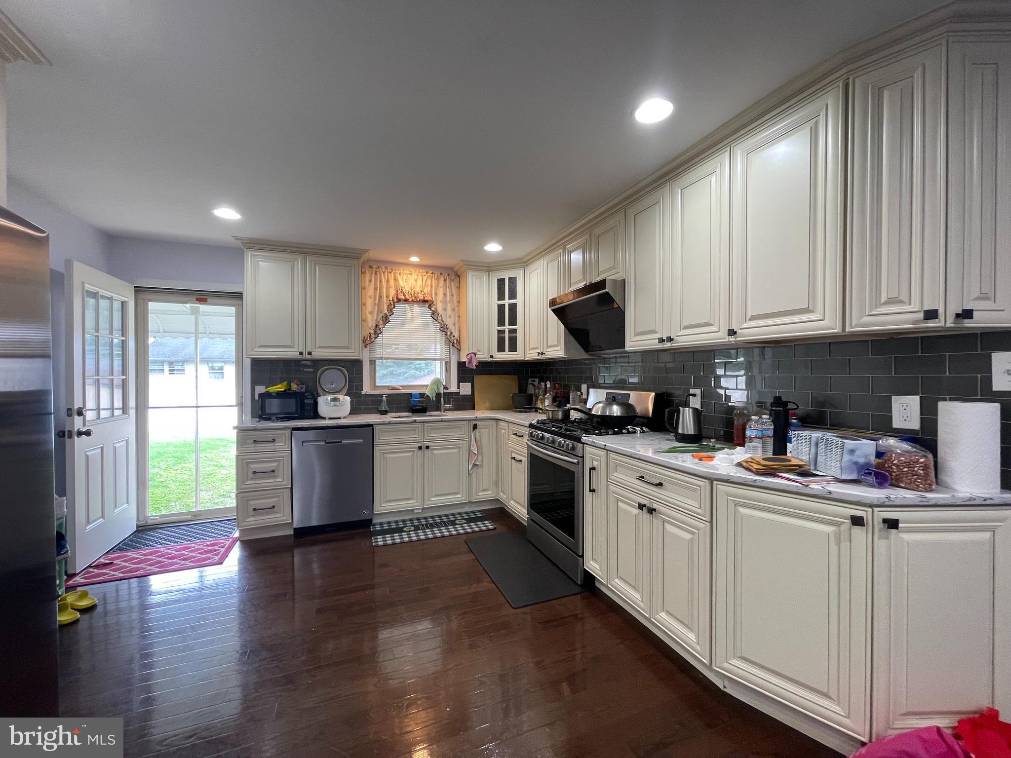 BUSTLETON - Residential