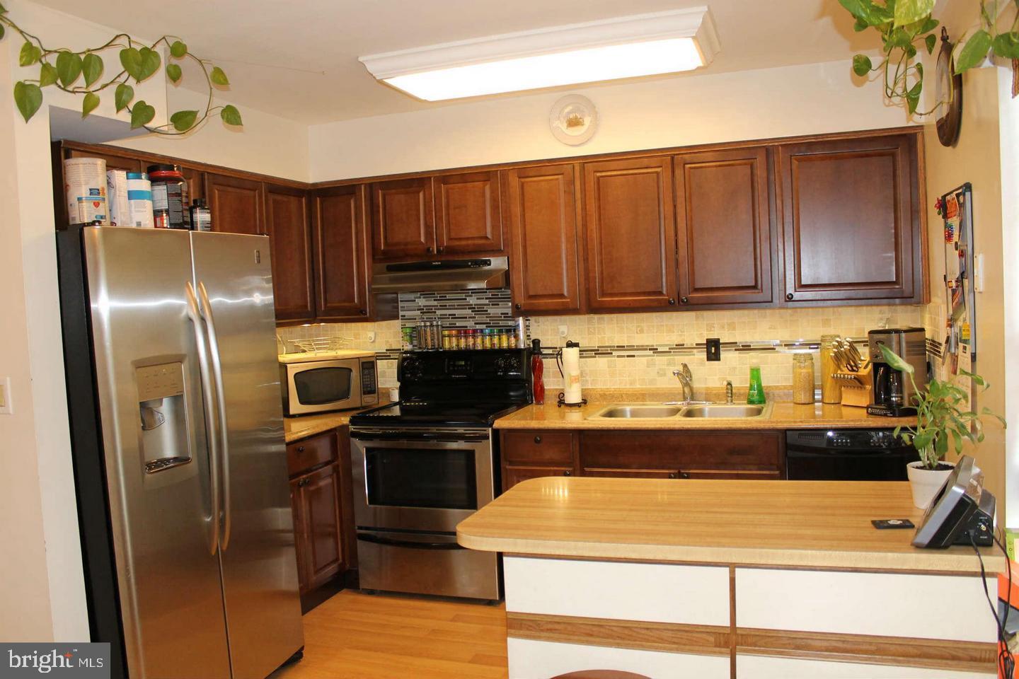 ROLLING RIDGE - Residential Lease