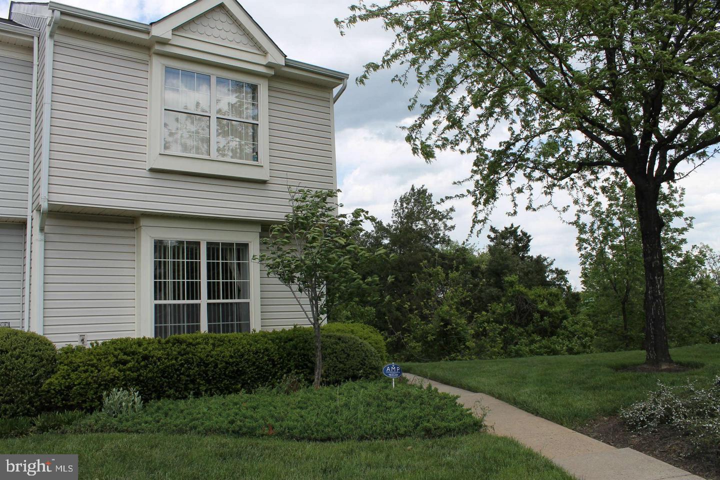 ROLLING RIDGE - Residential Lease