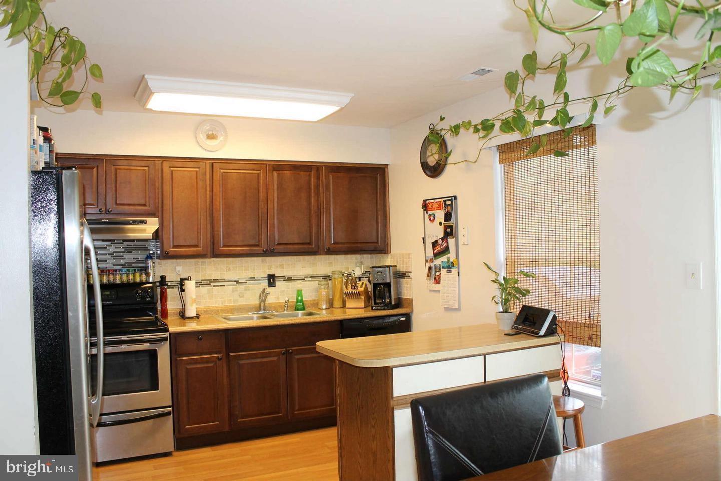 ROLLING RIDGE - Residential Lease