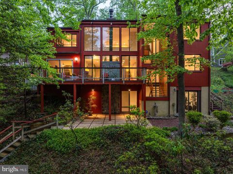 Photo of 1739 Vineyard Trail, ANNAPOLIS, MD 21401 (MLS # MDAA2136126)