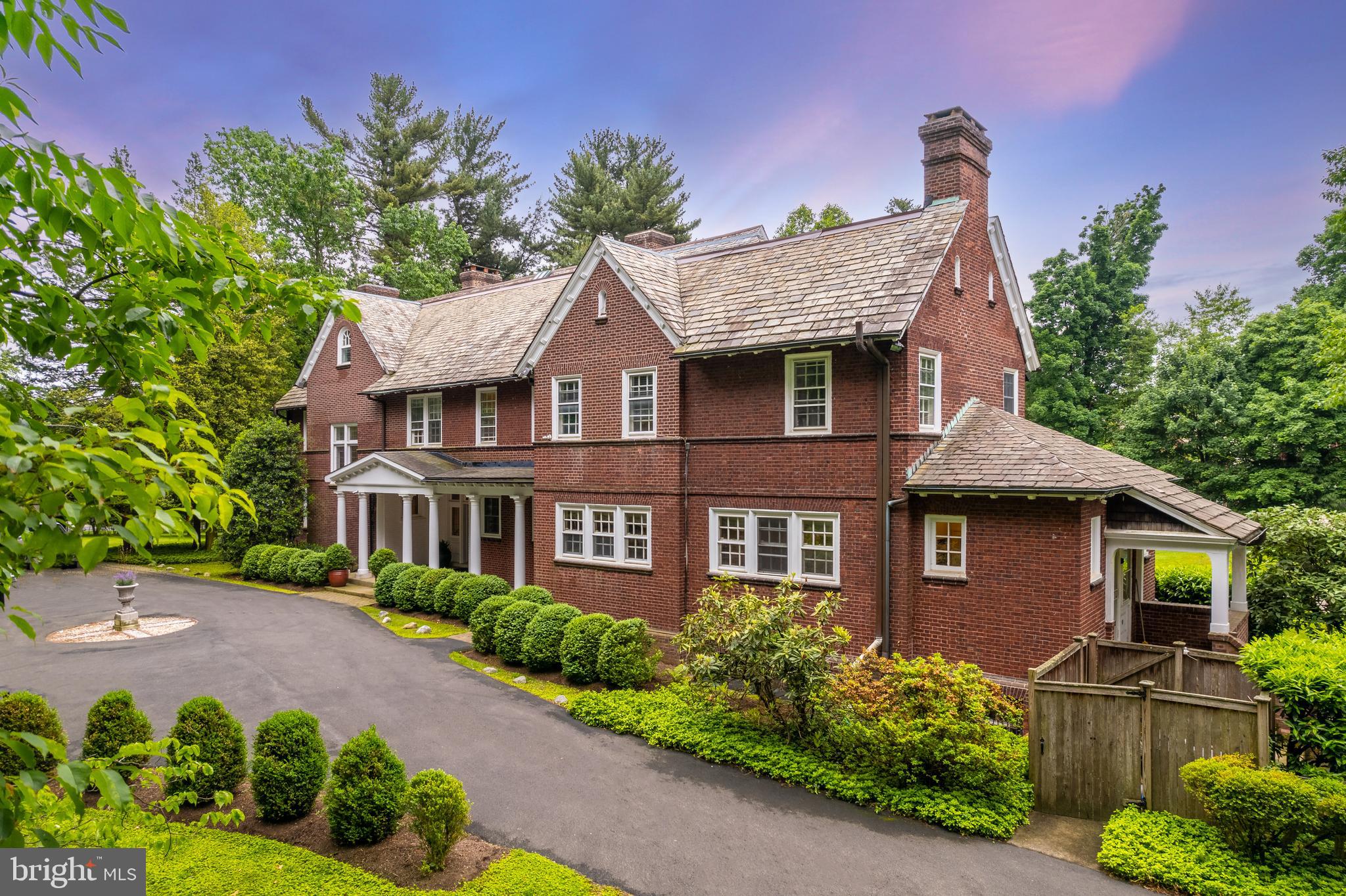 CHESTNUT HILL - Residential