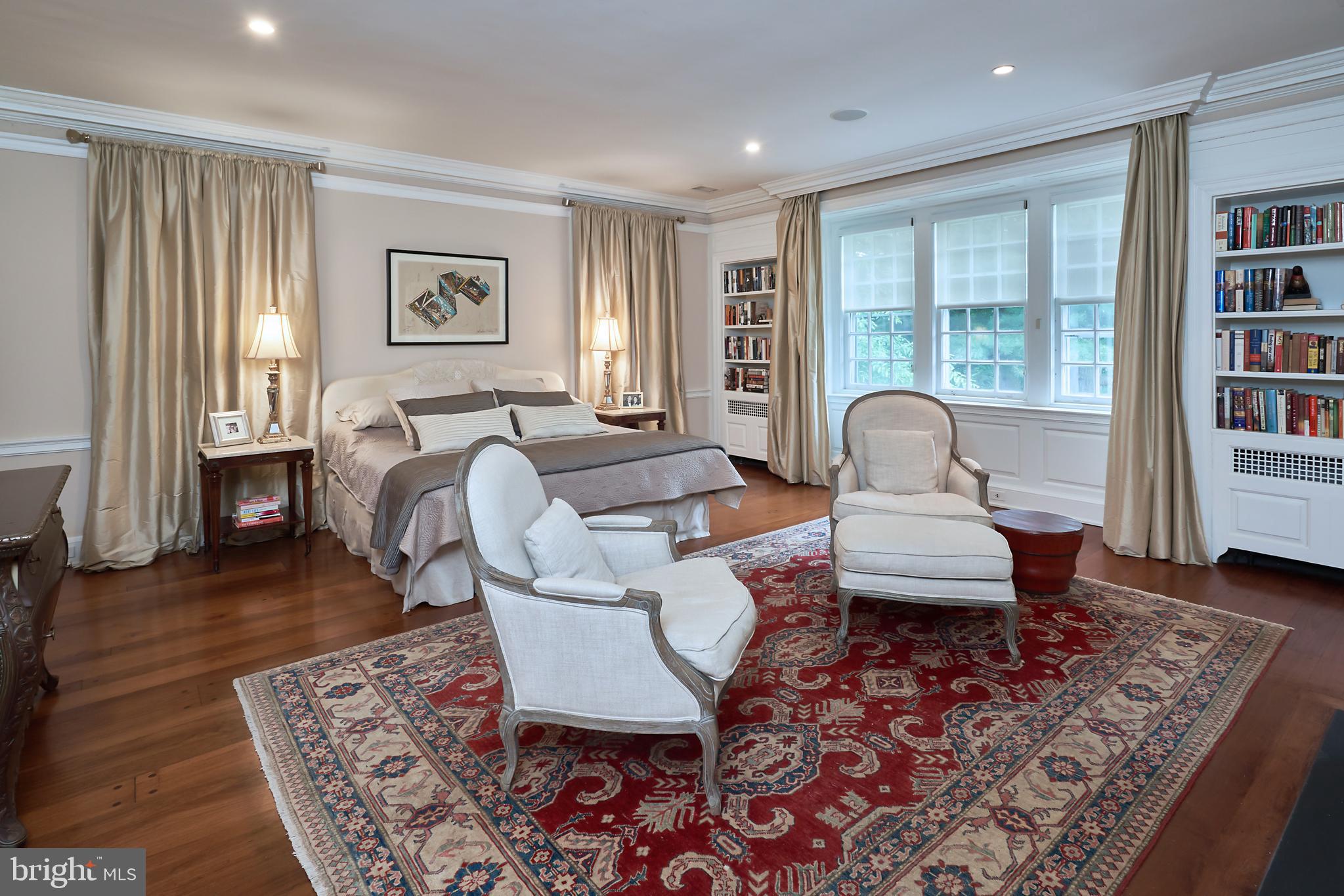 CHESTNUT HILL - Residential