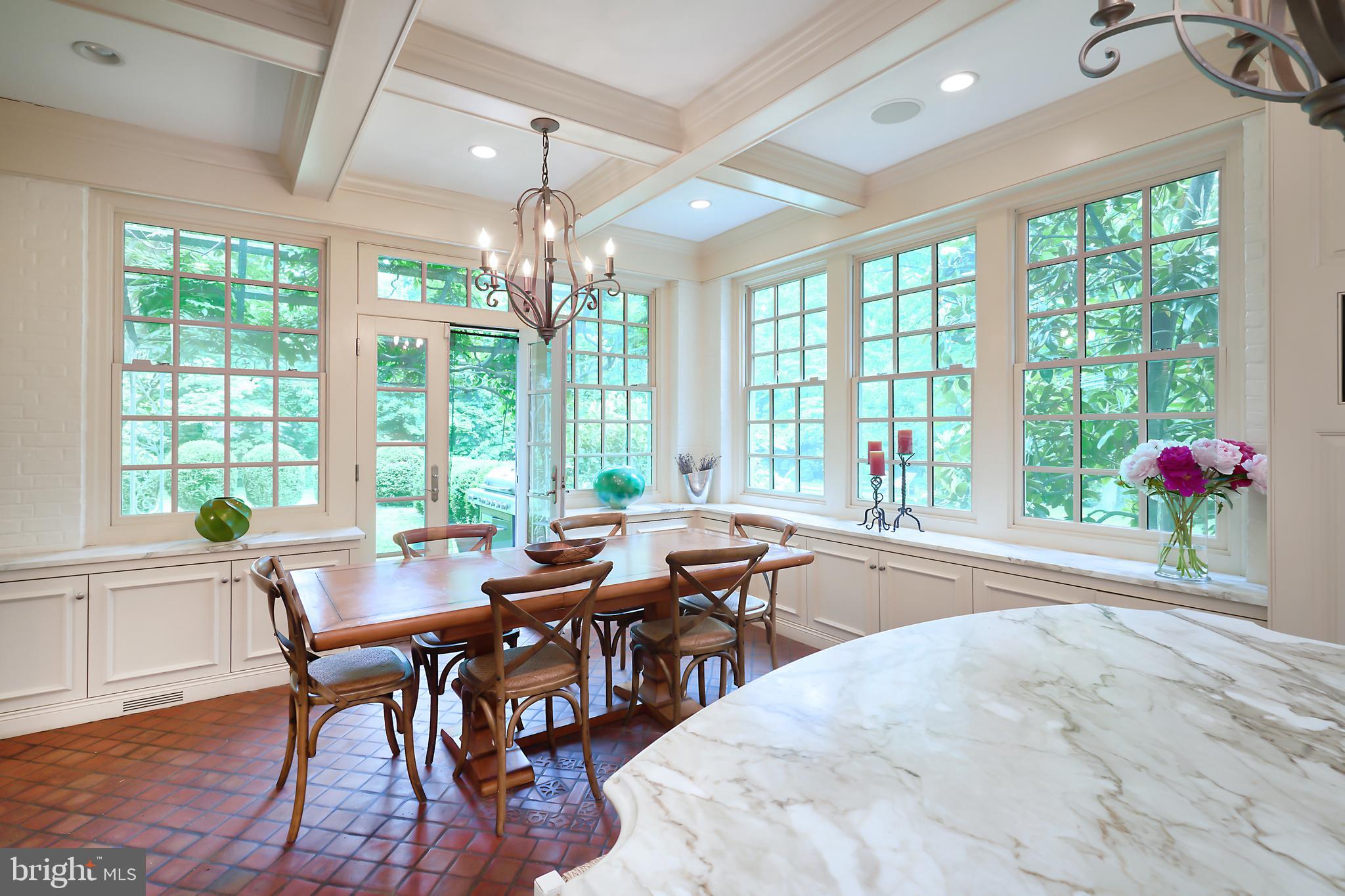 CHESTNUT HILL - Residential