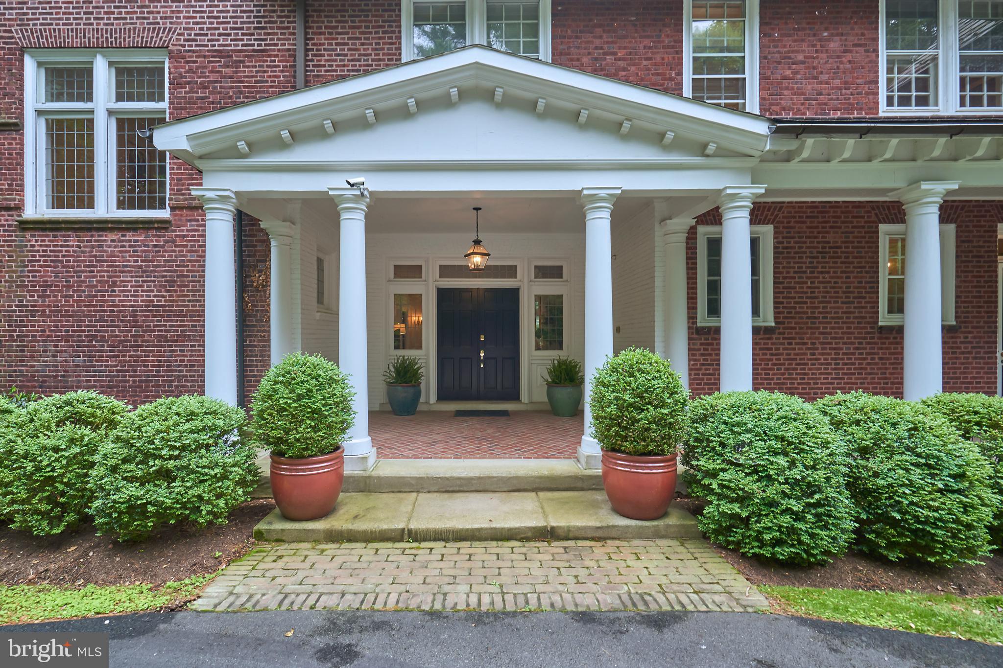 CHESTNUT HILL - Residential