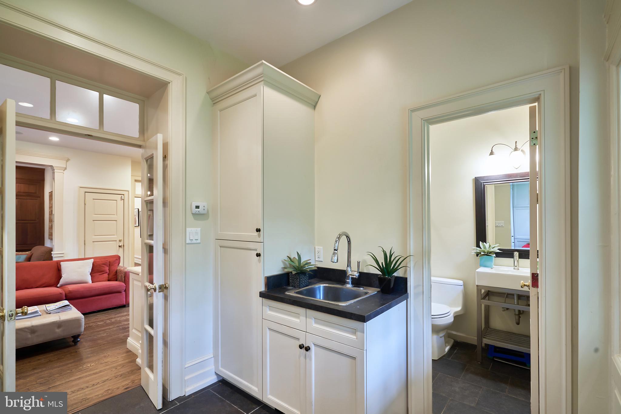 CHESTNUT HILL - Residential