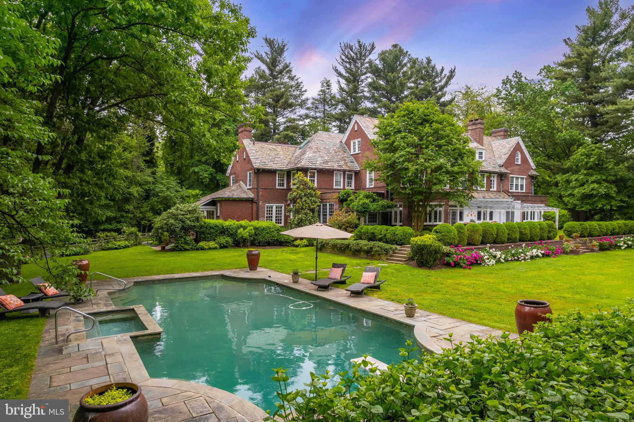 CHESTNUT HILL - Residential