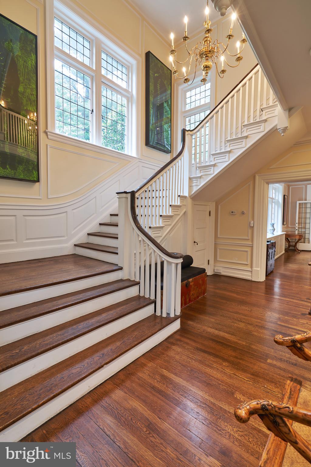 CHESTNUT HILL - Residential