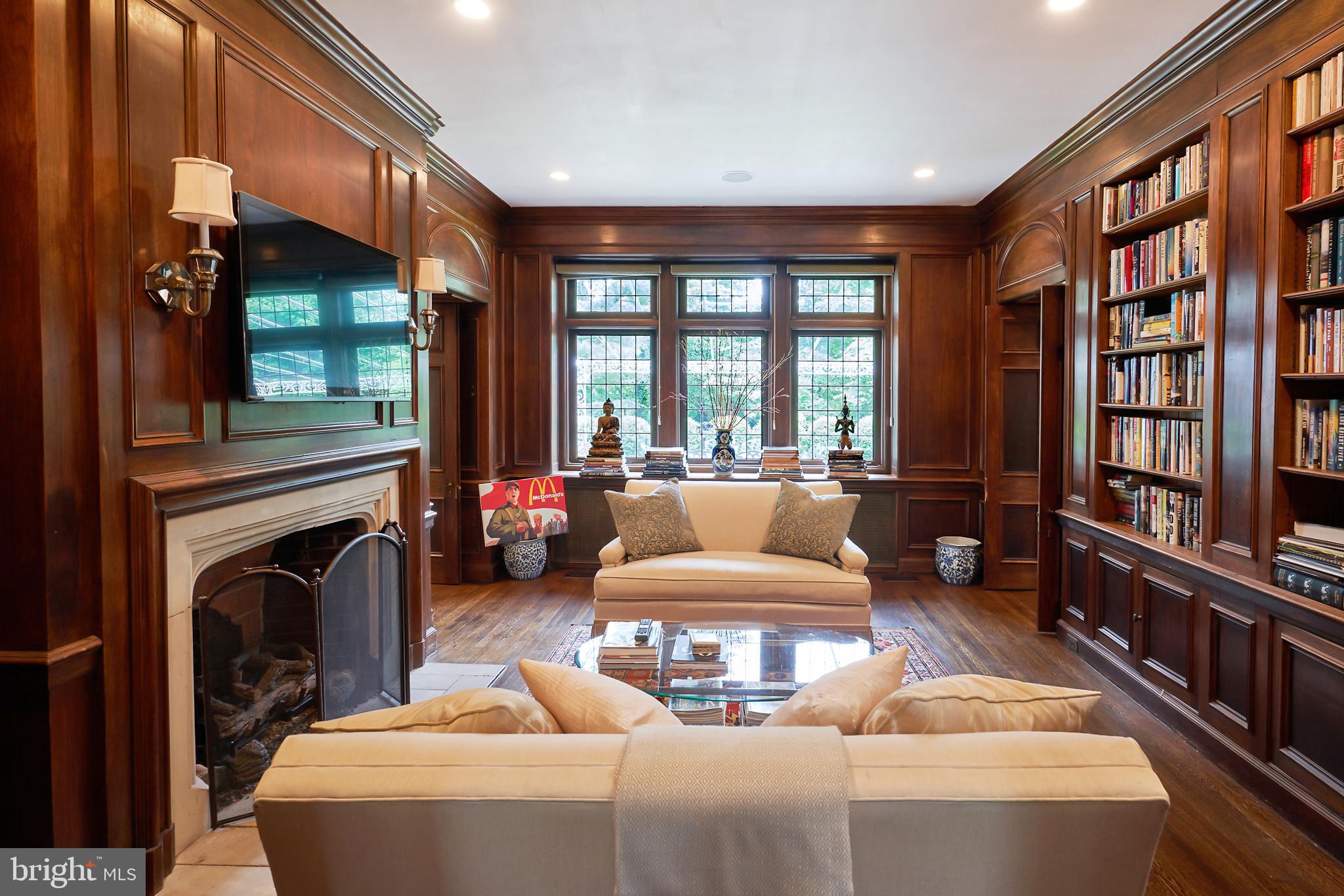 CHESTNUT HILL - Residential