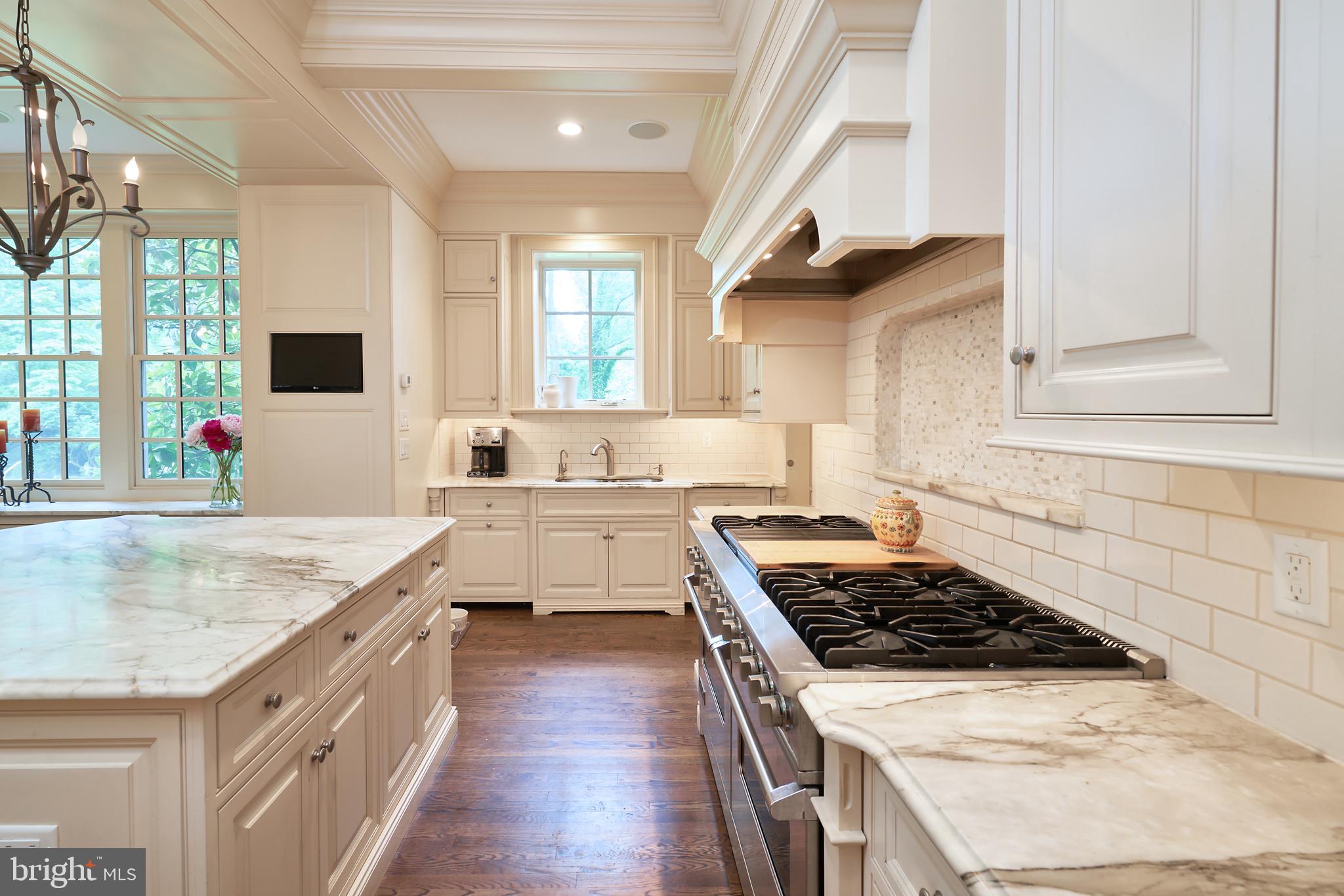 CHESTNUT HILL - Residential