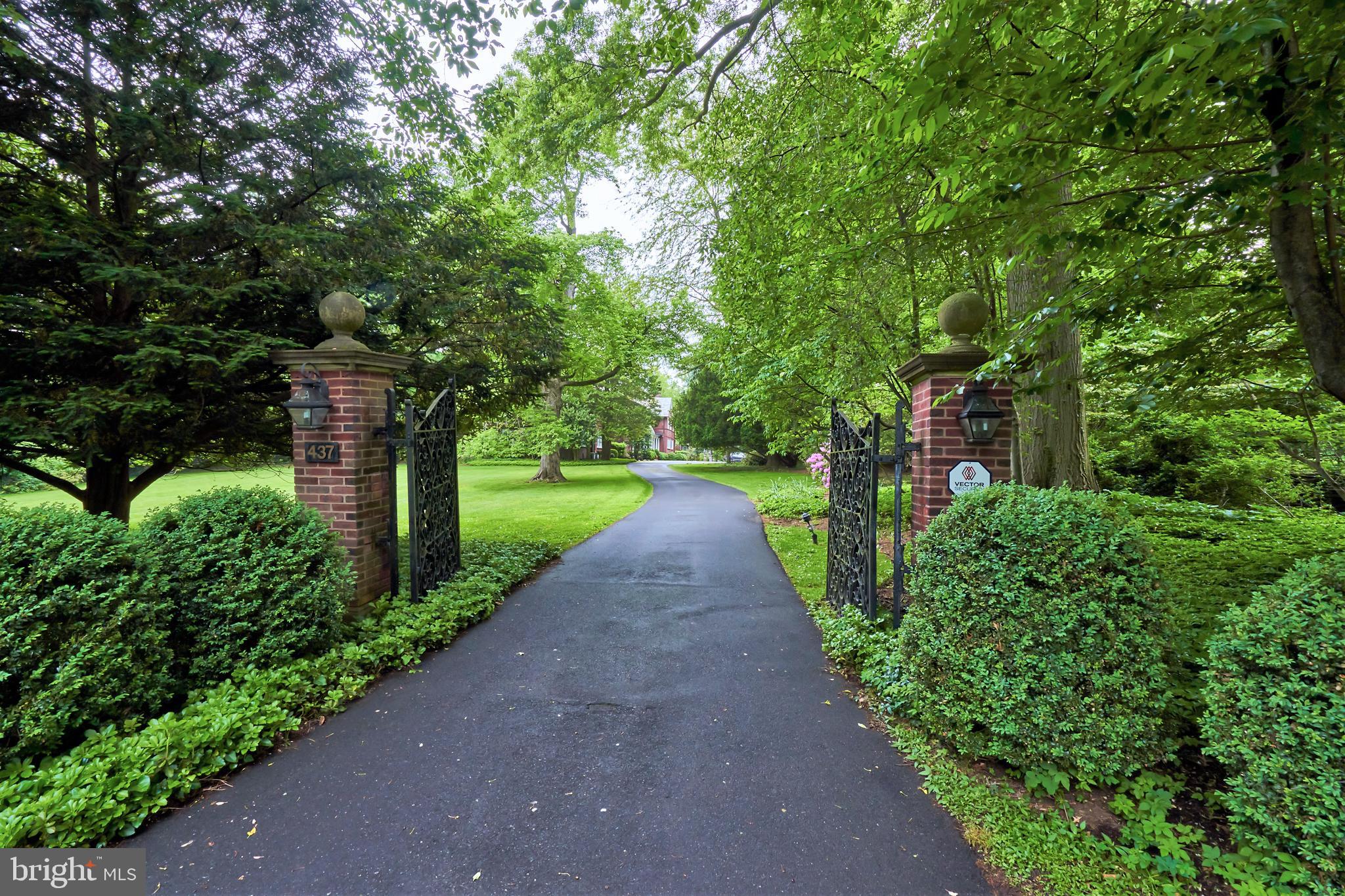 CHESTNUT HILL - Residential