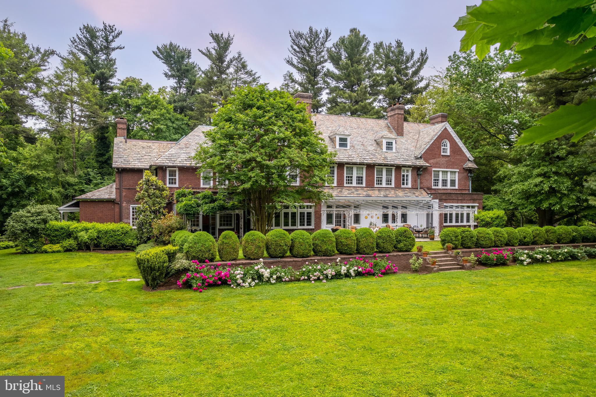 CHESTNUT HILL - Residential