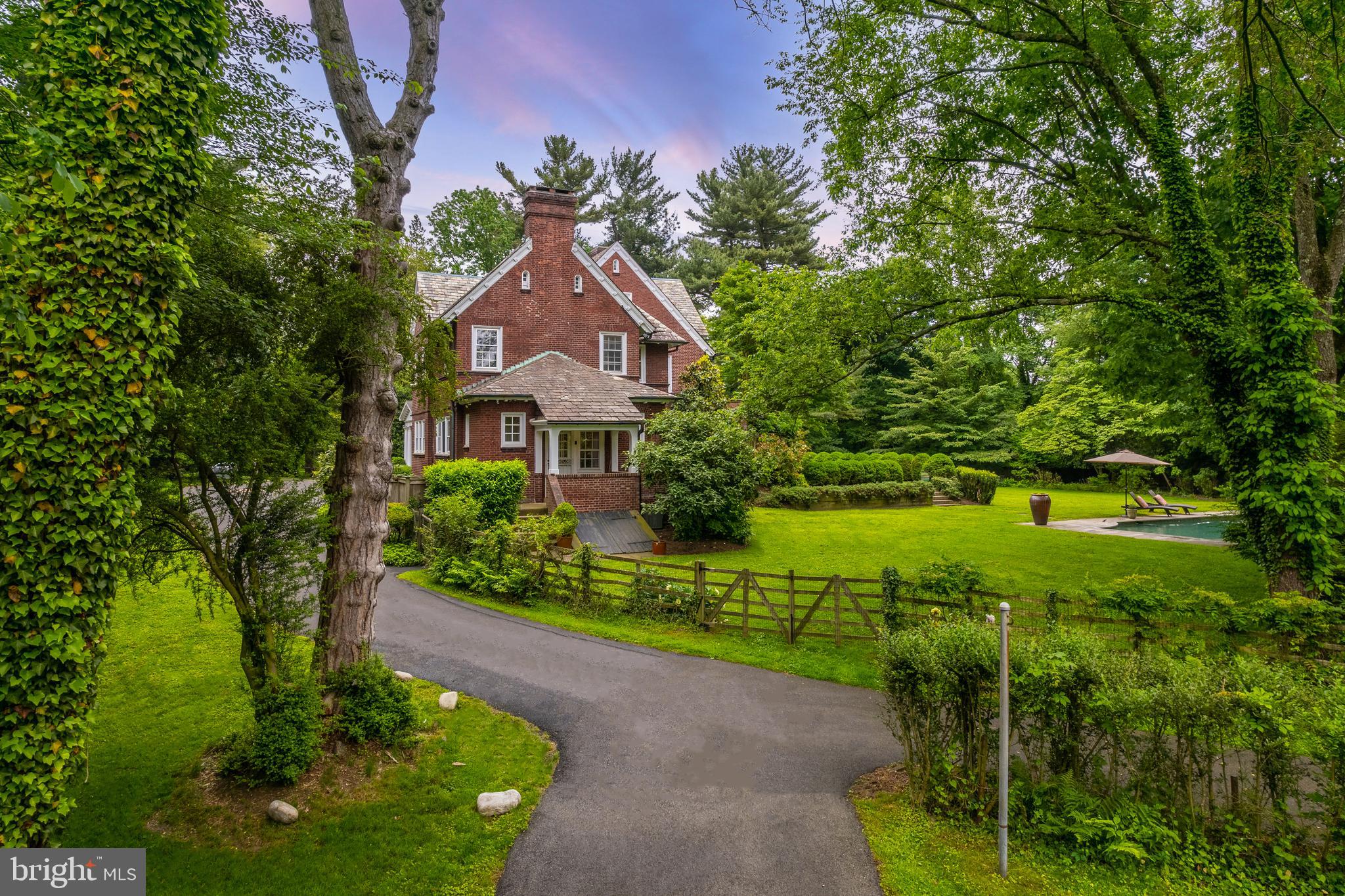 CHESTNUT HILL - Residential