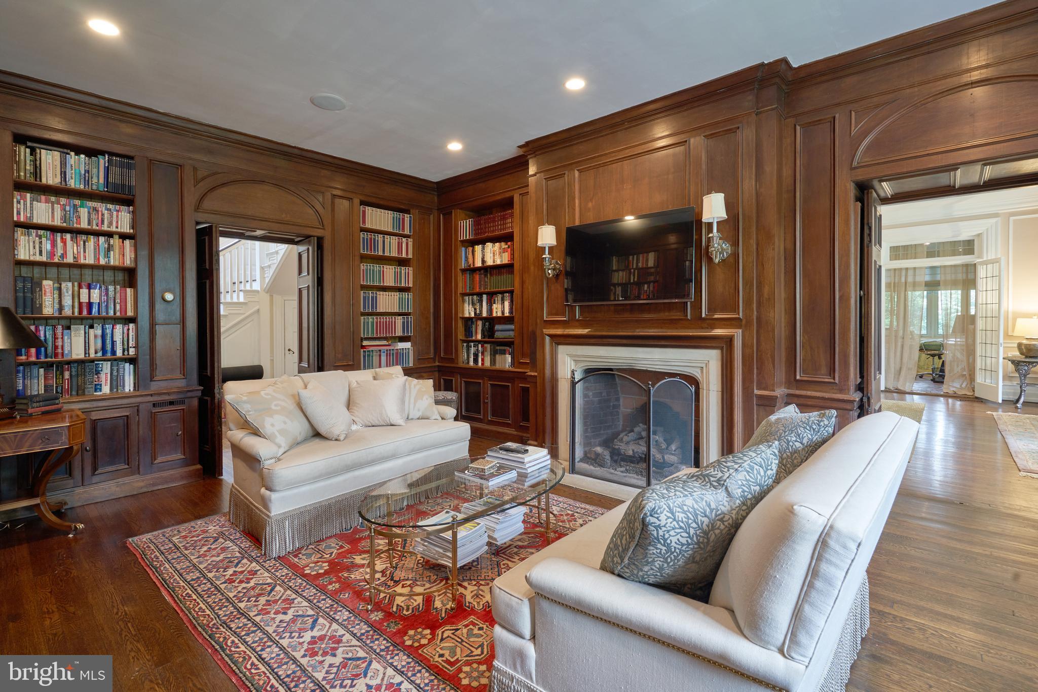 CHESTNUT HILL - Residential