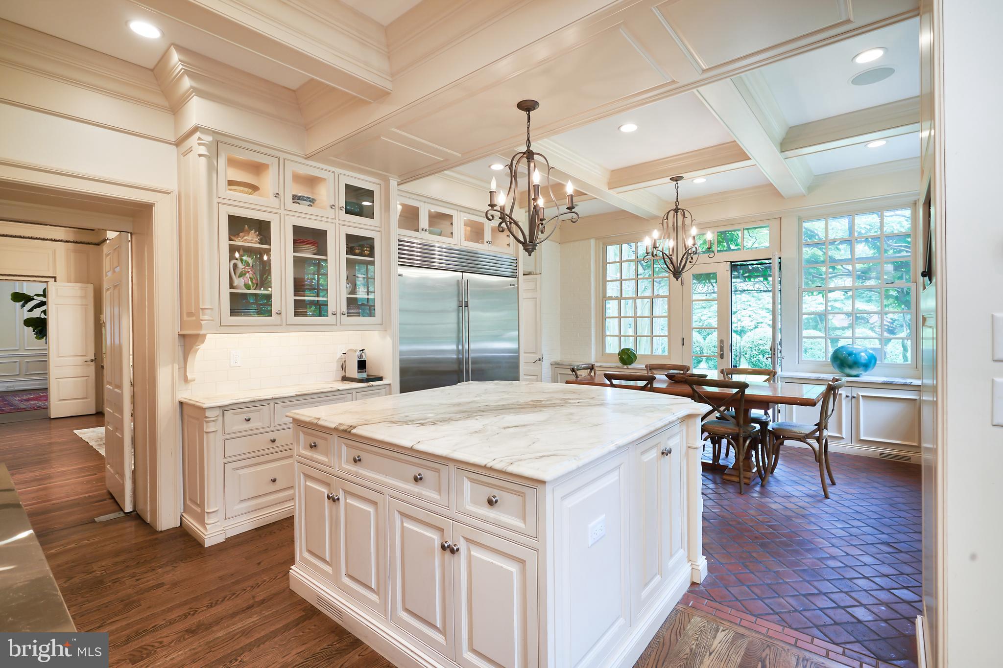 CHESTNUT HILL - Residential