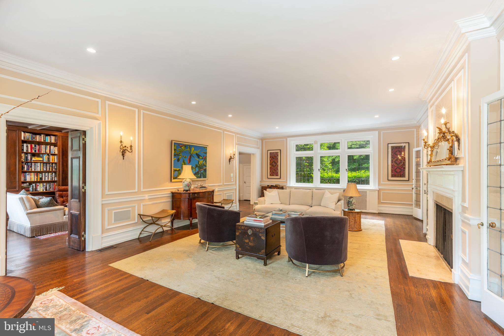 CHESTNUT HILL - Residential