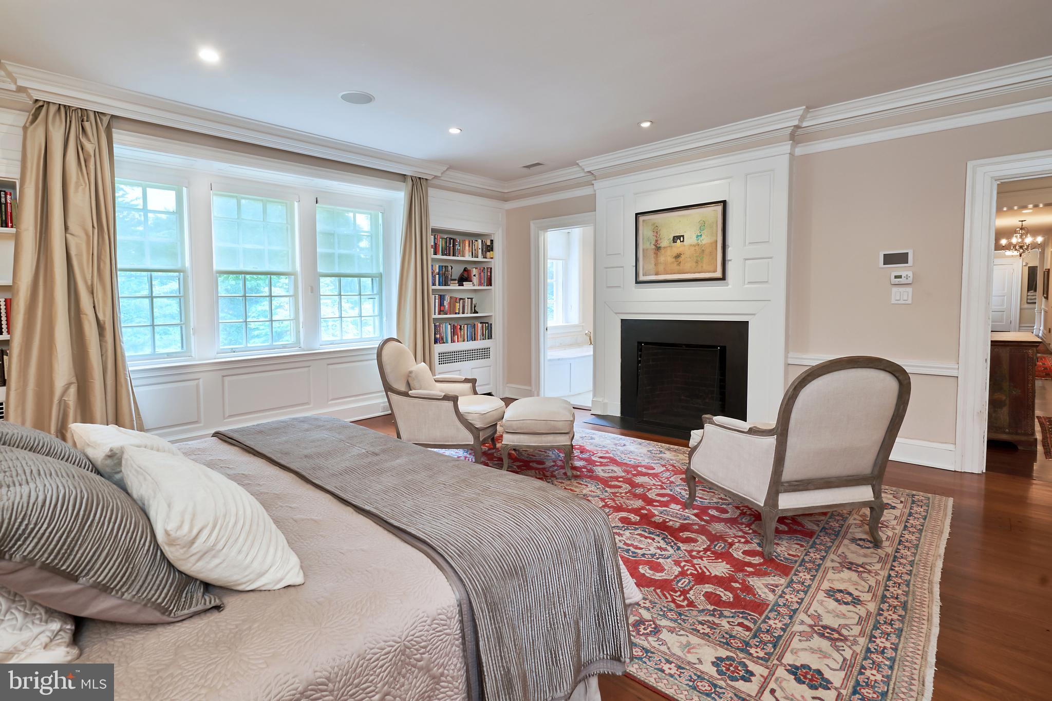 CHESTNUT HILL - Residential