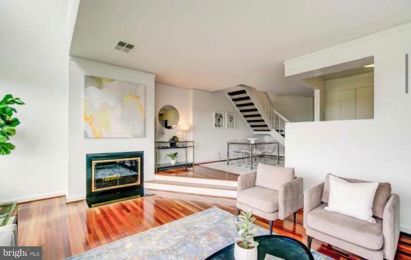 2501 M STREET NW 722